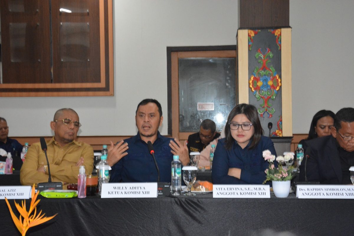 DPR Minta Imigrasi Gratiskan Penerbitan Dokumen Imbas Bencana