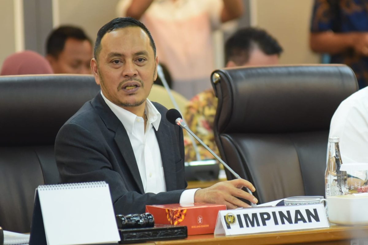 Ketua Komisi XIII DPR: Sebut Terorisme, Prabowo Serius Bongkar Kasus Penyiraman Air Keras Aktivis!